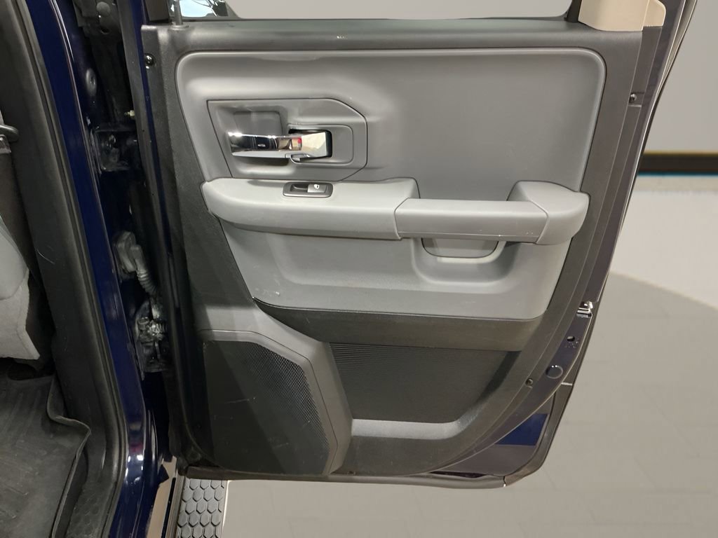 Used 2015 RAM 1500 Classic SLT image 23