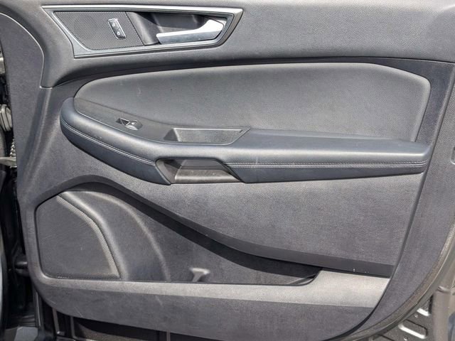 Used 2019 Ford Edge SE FWD image 22