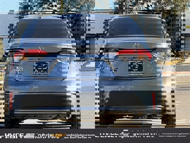 Used 2022 Toyota Corolla LE image 6