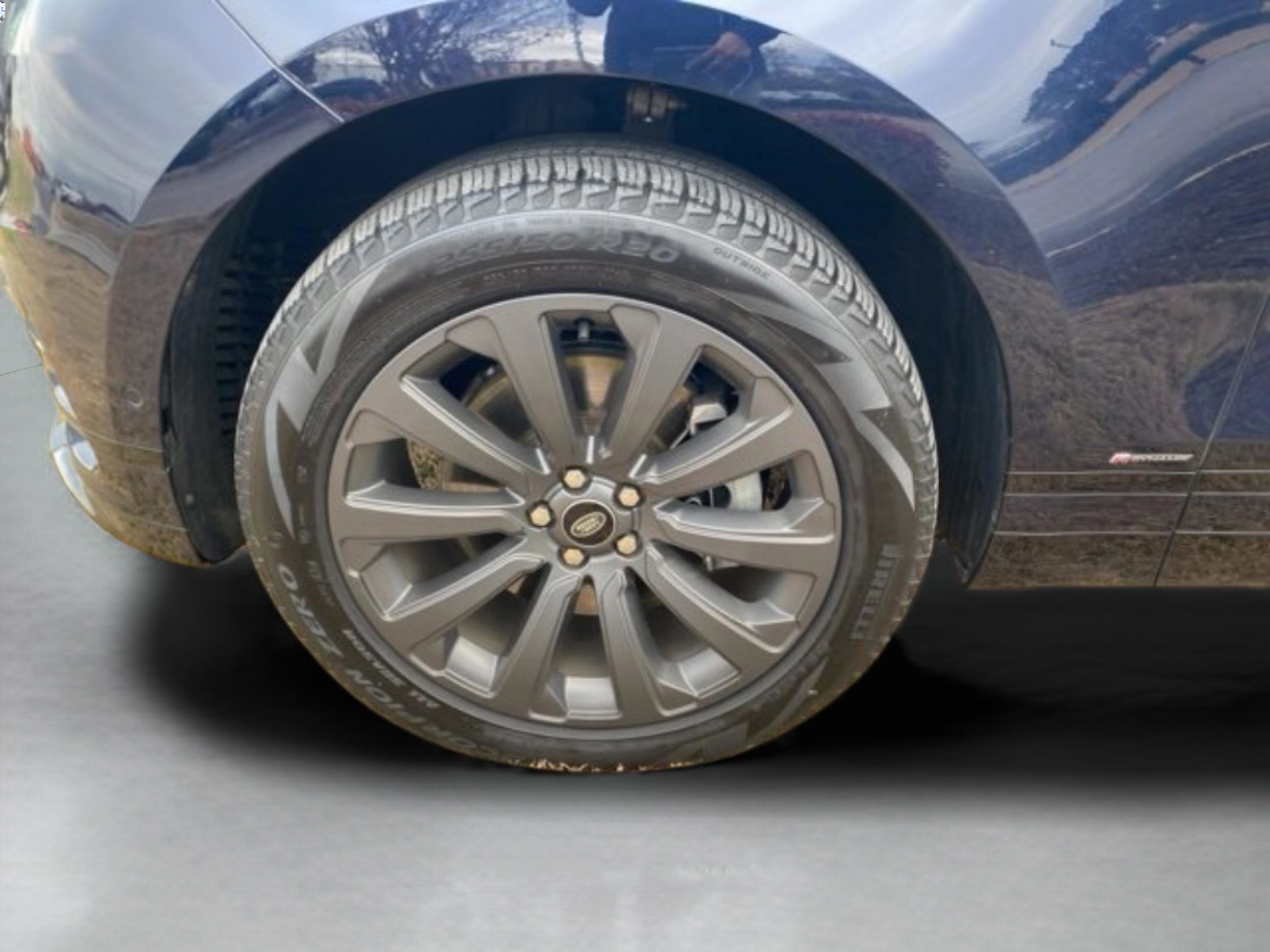 Used 2021 Land Rover Range Rover Velar R-Dynamic S image 8