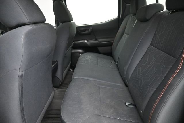 Used 2017 Toyota Tacoma TRD Sport AWD/4WD image 18