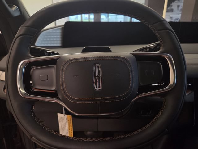 New 2026 Lincoln Navigator Black Label AWD/4WD image 16