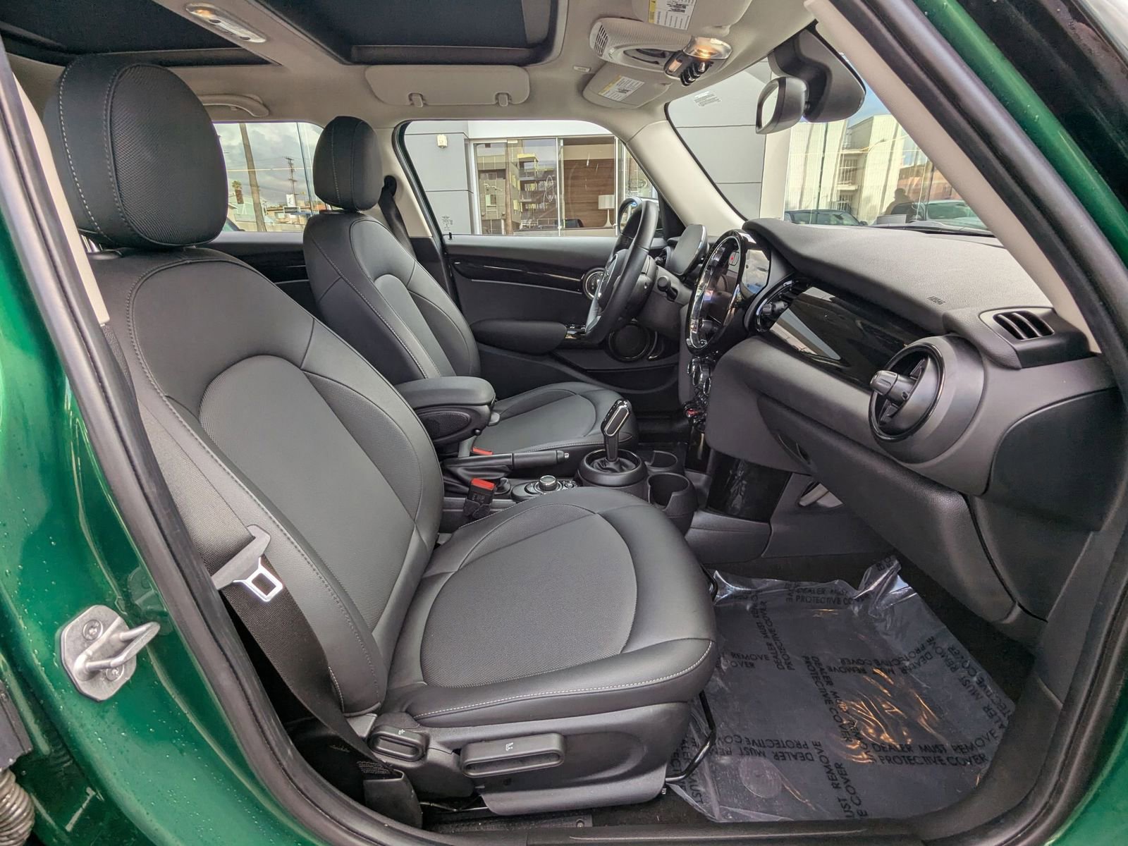 Used 2023 MINI Cooper 4-Door Hardtop image 21