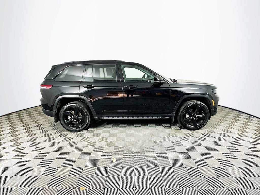 Certified 2025 Jeep Grand Cherokee Altitude image 14