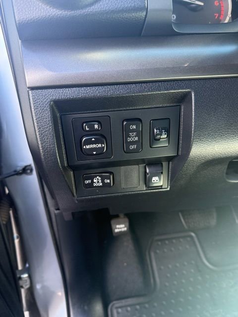 Used 2014 Toyota Tundra SR5 w/ SR5 Upgrade Package image 14