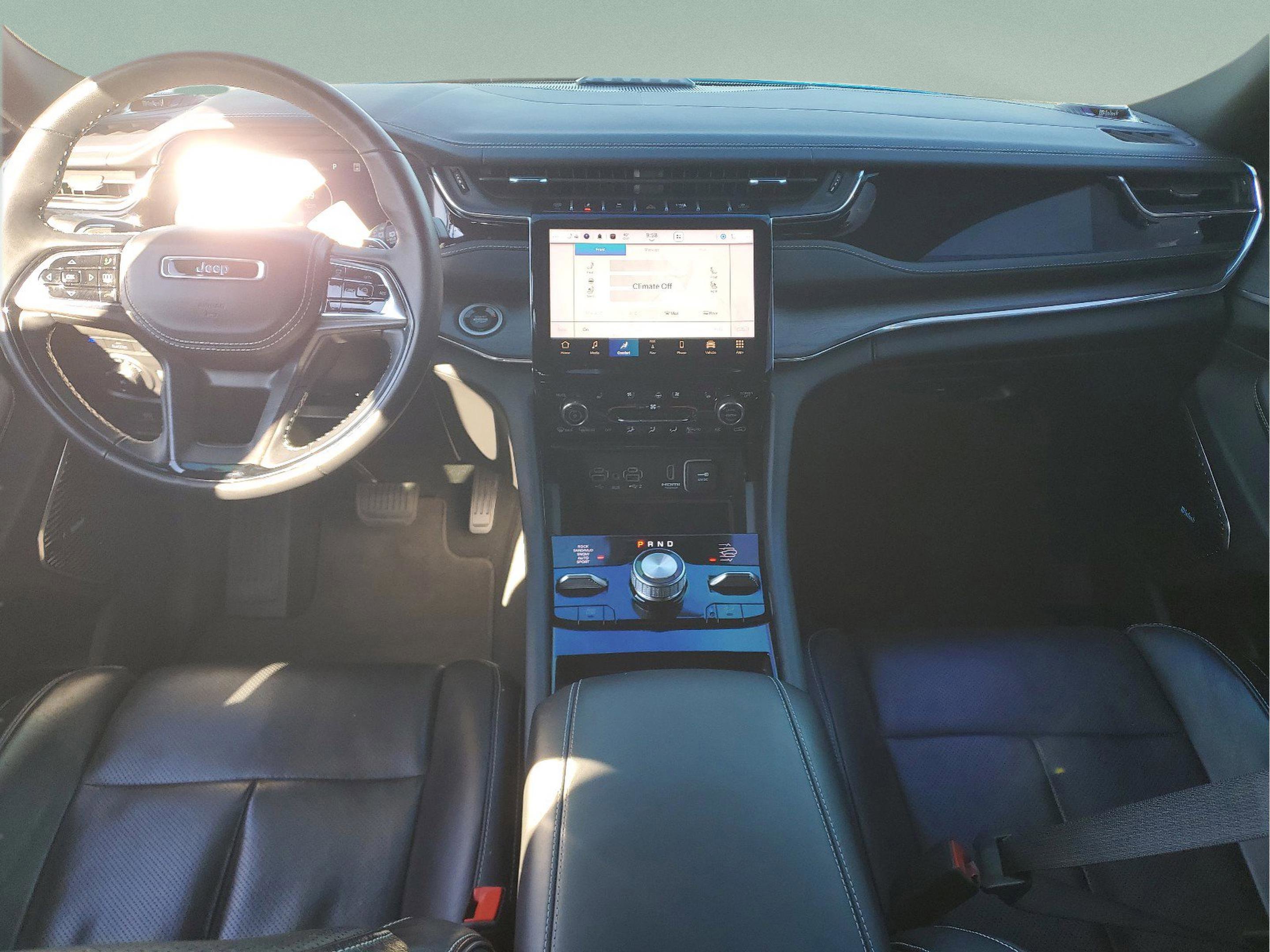 Used 2024 Jeep Grand Cherokee Overland w/ Advanced Protech Group III image 8