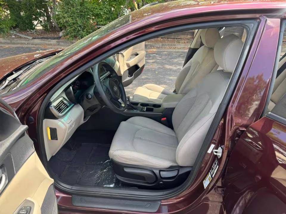 Used 2016 Kia Optima LX w/ LX Convenience Package image 9