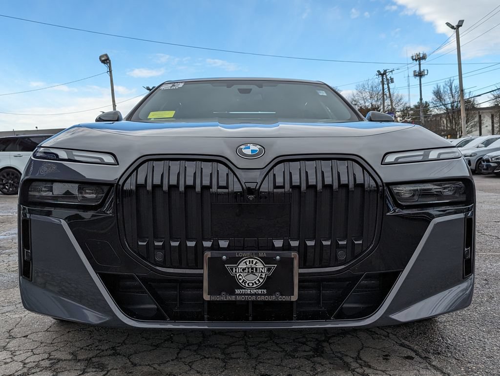 Used 2023 BMW 760i xDrive AWD/4WD image 4