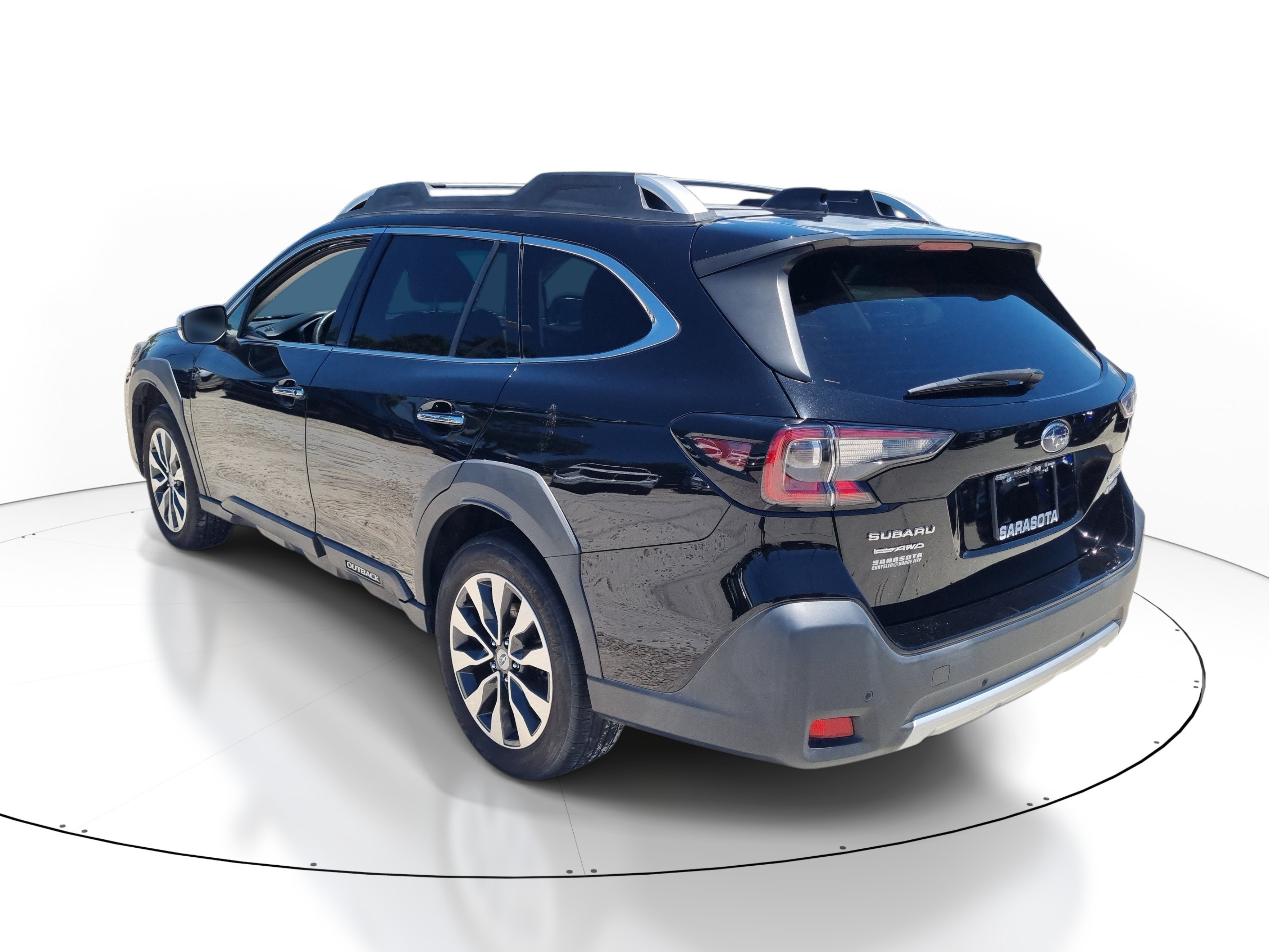 Used 2023 Subaru Outback Touring AWD/4WD image 4