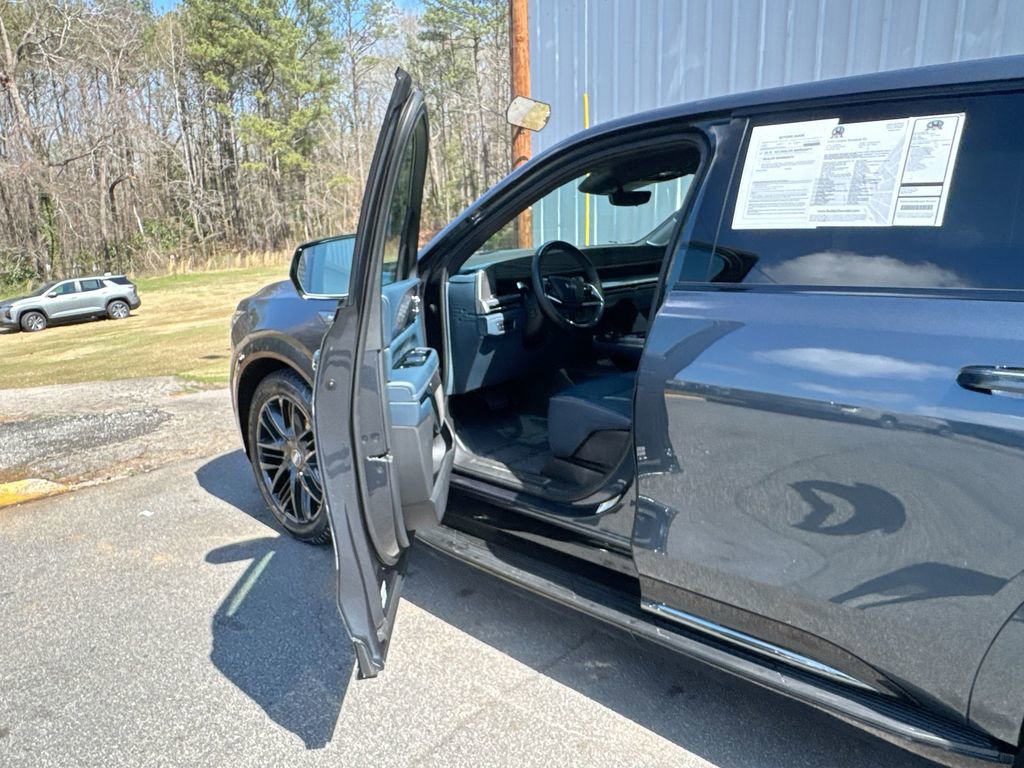 Used 2025 Cadillac Escalade IQ Sport 2 w/ LPO, ONYX Package image 13