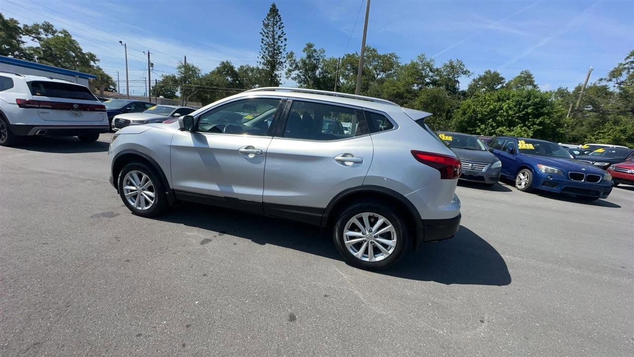Used 2017 Nissan Rogue Sport SV w/ SV Premium Package AWD/4WD image 29