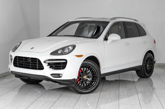 Used 2014 Porsche Cayenne Turbo AWD/4WD image 4