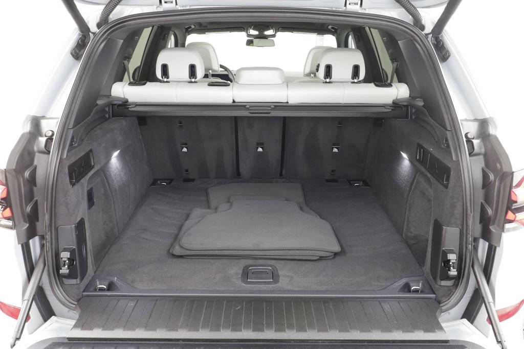 Used 2024 BMW X5 xDrive40i w/ M Sport Package AWD/4WD image 18