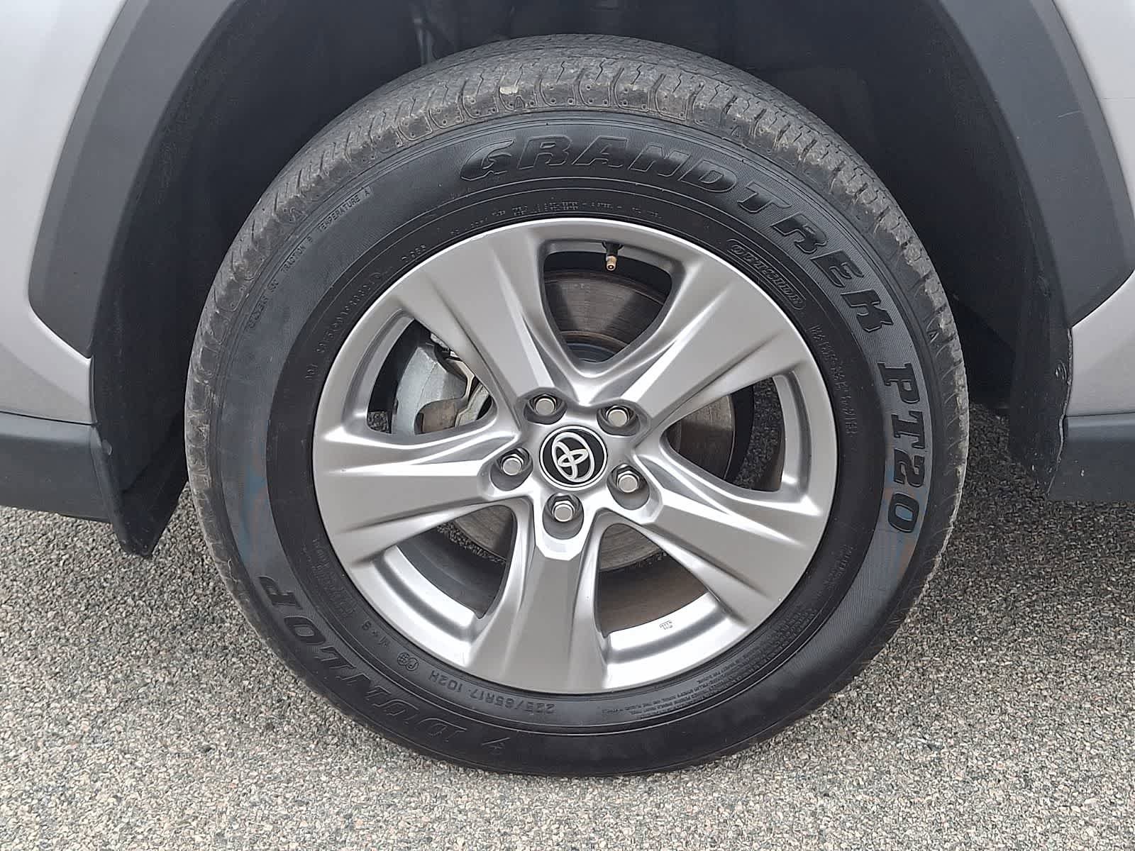 Used 2024 Toyota RAV4 XLE AWD/4WD image 11