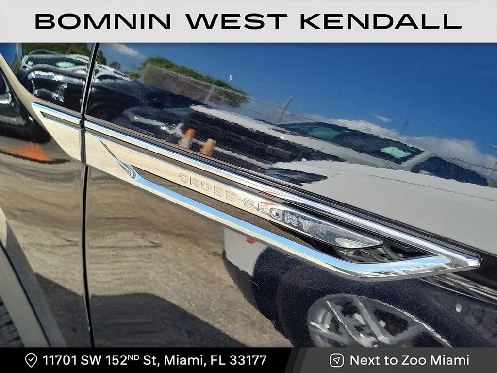 Used 2022 Volkswagen Atlas Cross Sport SEL R-Line image 9