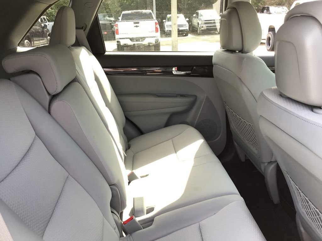 Used 2013 Kia Sorento LX w/ Third Row Pkg image 28
