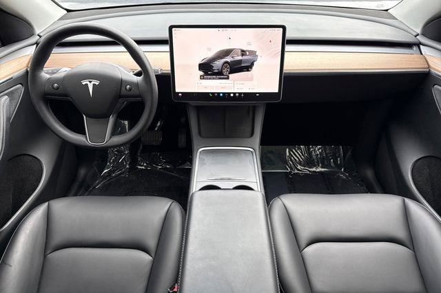 Used 2025 Tesla Model Y Long Range image 18
