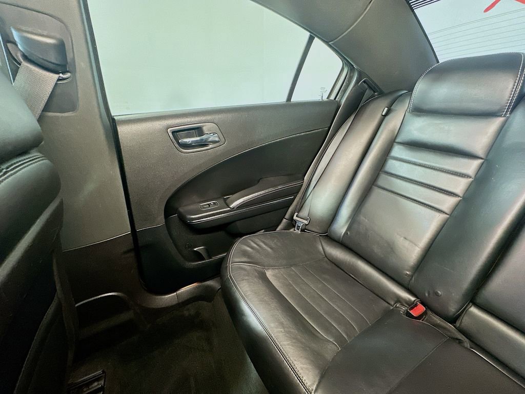 Used 2013 Dodge Charger SE w/ Leather Interior Group image 12
