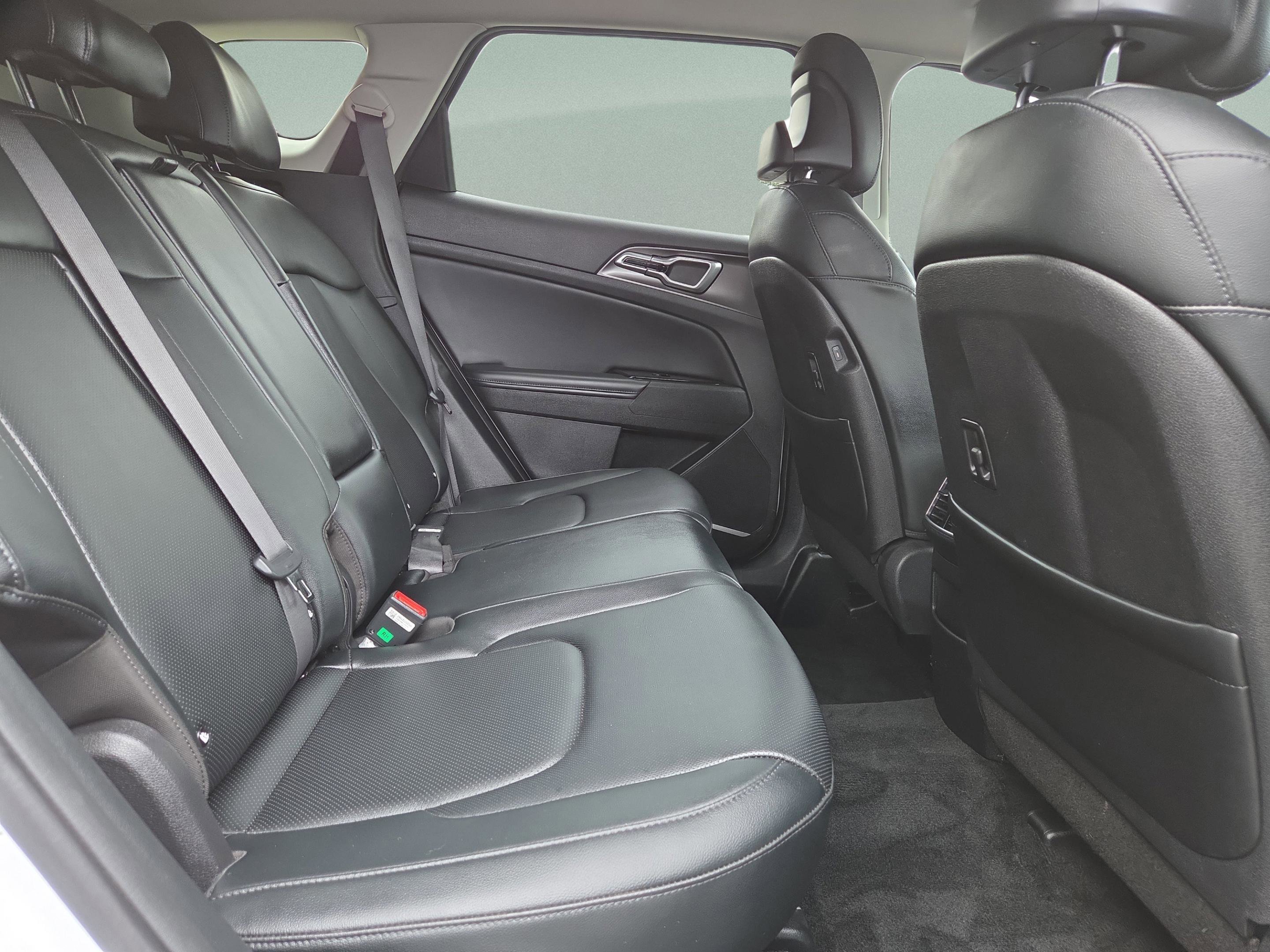 Used 2023 Kia Sportage EX image 34