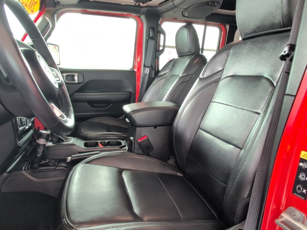 Used 2023 Jeep Wrangler Unlimited Sahara AWD/4WD image 18