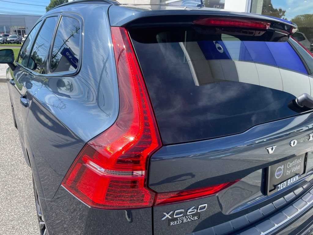 Used 2024 Volvo XC60 B5 Plus w/ Protection Package Premier AWD/4WD image 11