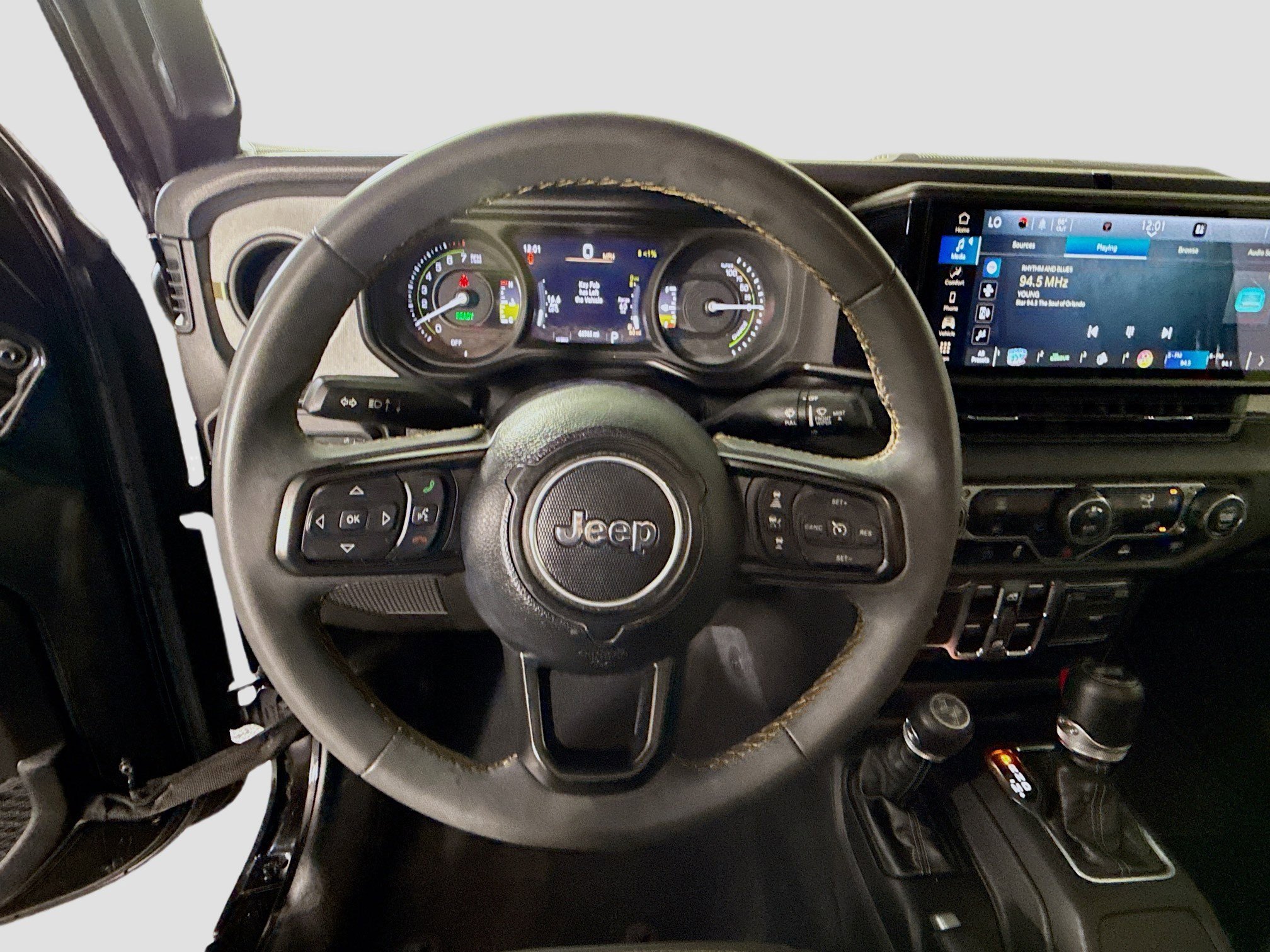 Used 2024 Jeep Wrangler Unlimited AWD/4WD image 13