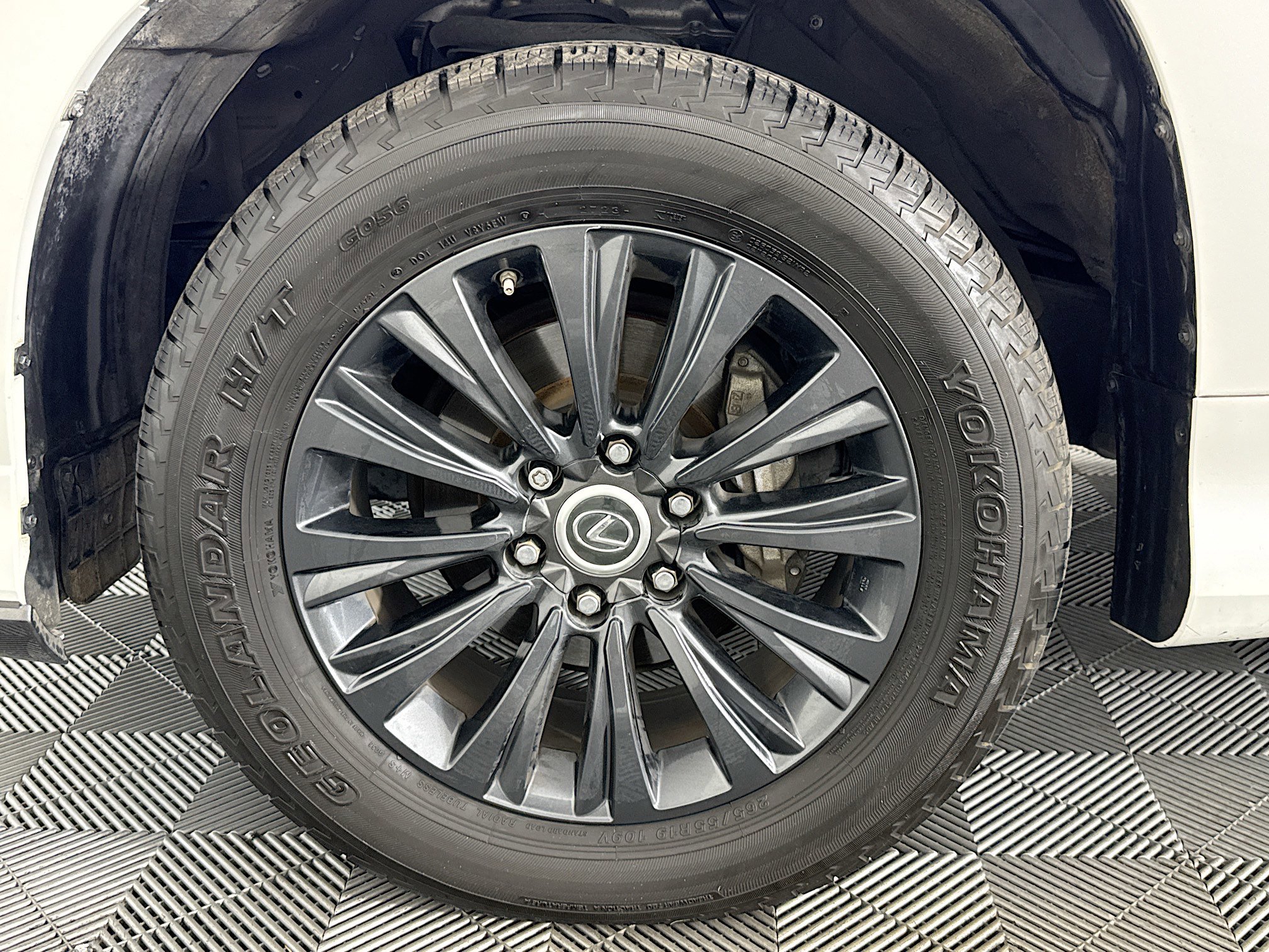 Used 2022 Lexus GX 460 Premium w/ Accessory Package image 37