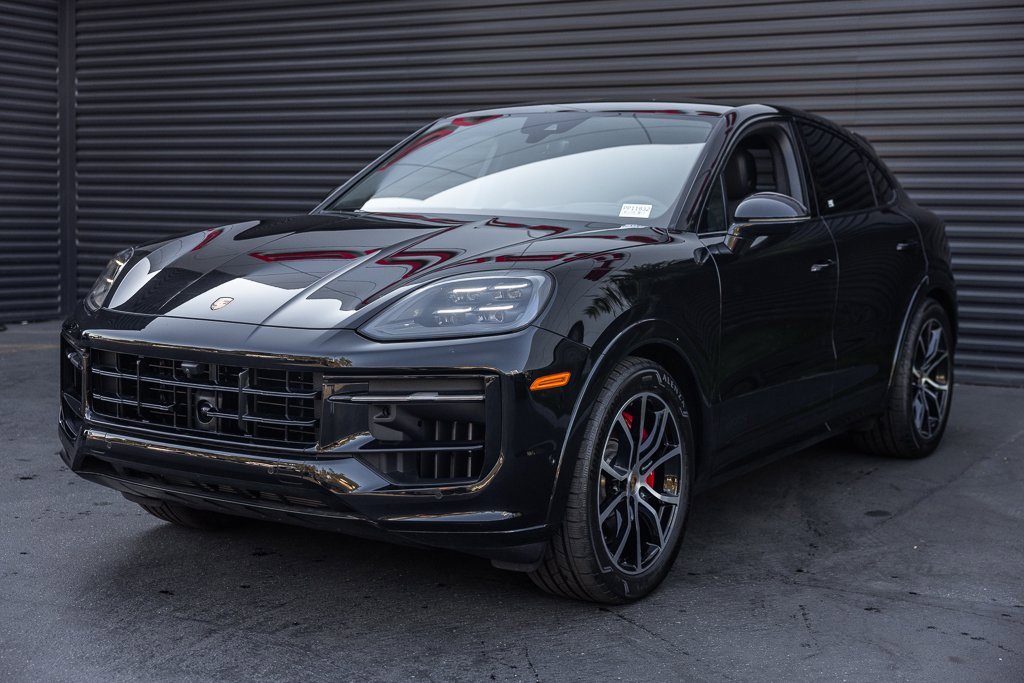 Certified 2025 Porsche Cayenne GTS image 1