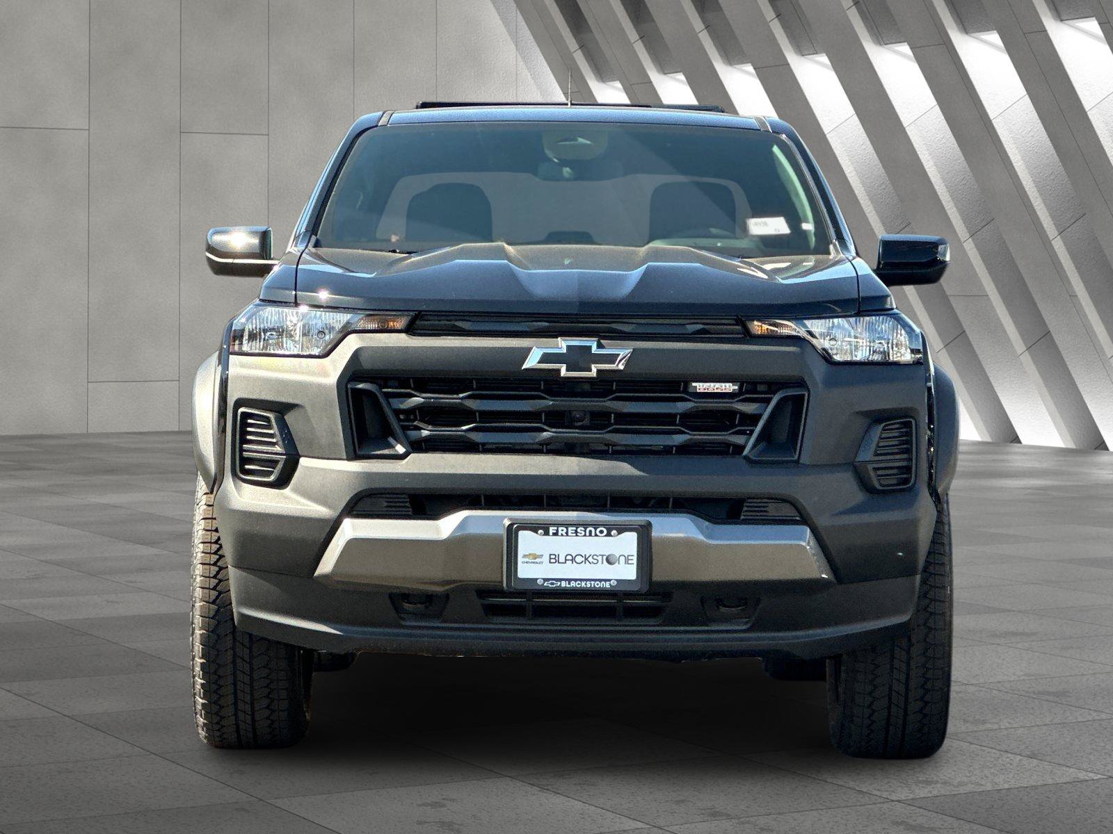 New 2026 Chevrolet Colorado Trail Boss w/ Midnight Edition AWD/4WD image 9