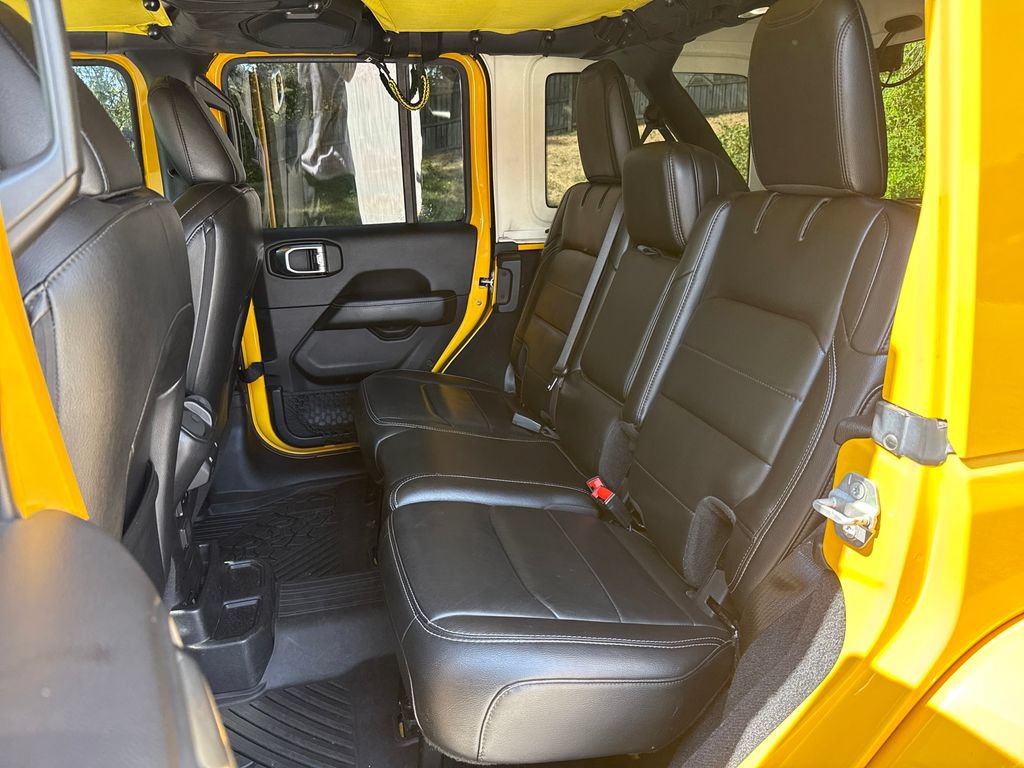 Used 2019 Jeep Wrangler Unlimited Sahara w/ Uconnect 4C Nav & Sound Group AWD/4WD image 26