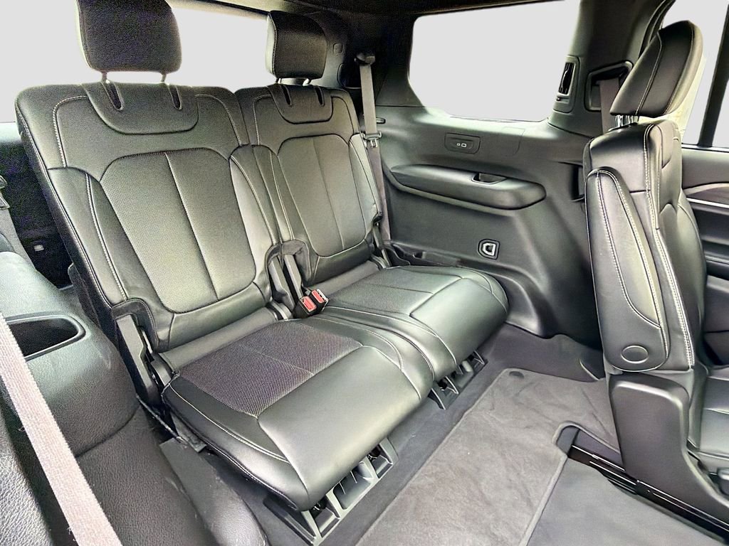 Used 2024 Jeep Grand Cherokee L Limited w/ Luxury Tech Group II image 23