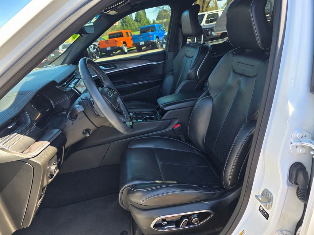 Used 2021 Jeep Grand Cherokee L Overland w/ Advanced Protech Group III image 4