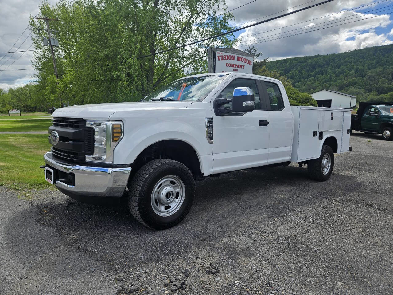 Used 2019 Ford F250 XL w/ Power Equipment Group AWD/4WD image 1