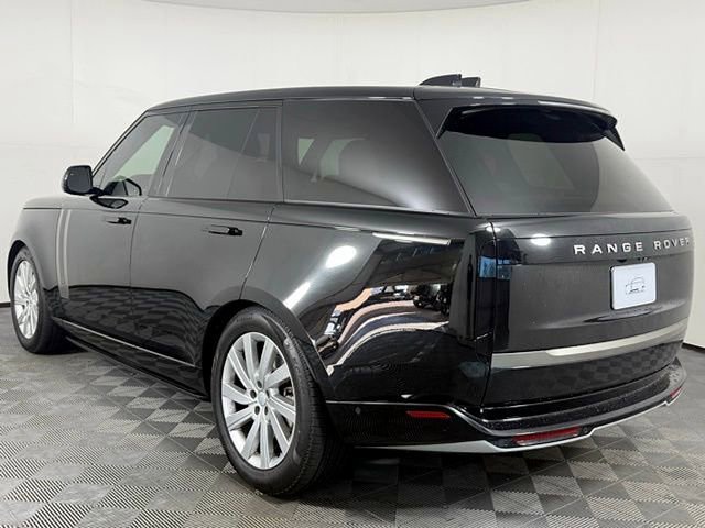 Certified 2025 Land Rover Range Rover SE image 6