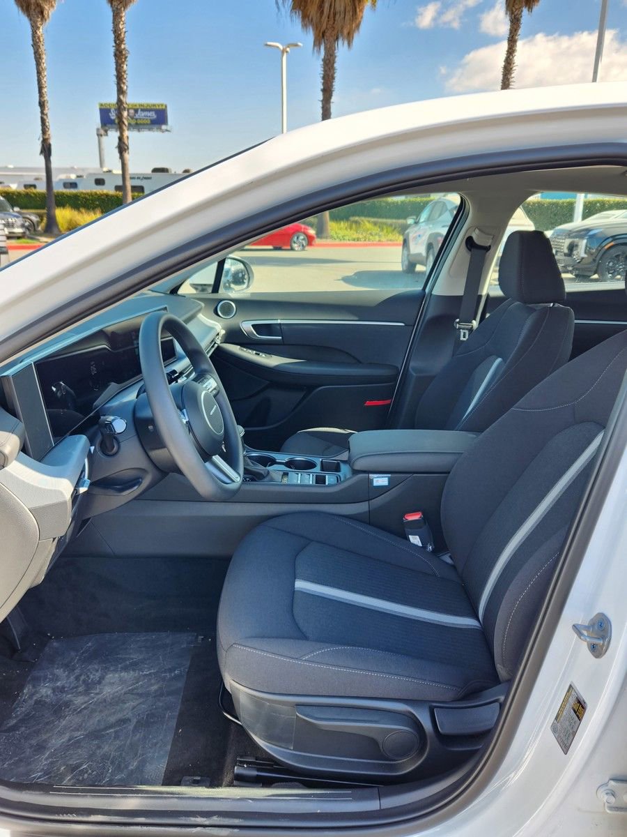 New 2025 Hyundai Sonata SE FWD image 19
