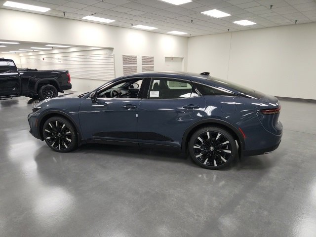 New 2026 Toyota Crown Platinum image 3