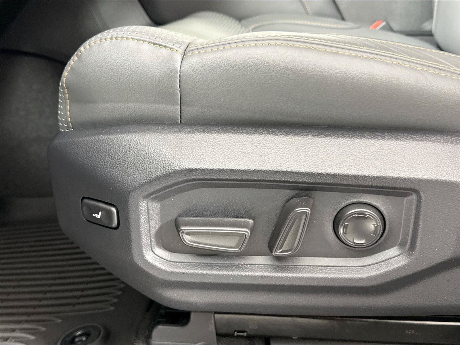 Certified 2026 Toyota Sequoia Capstone AWD/4WD image 31