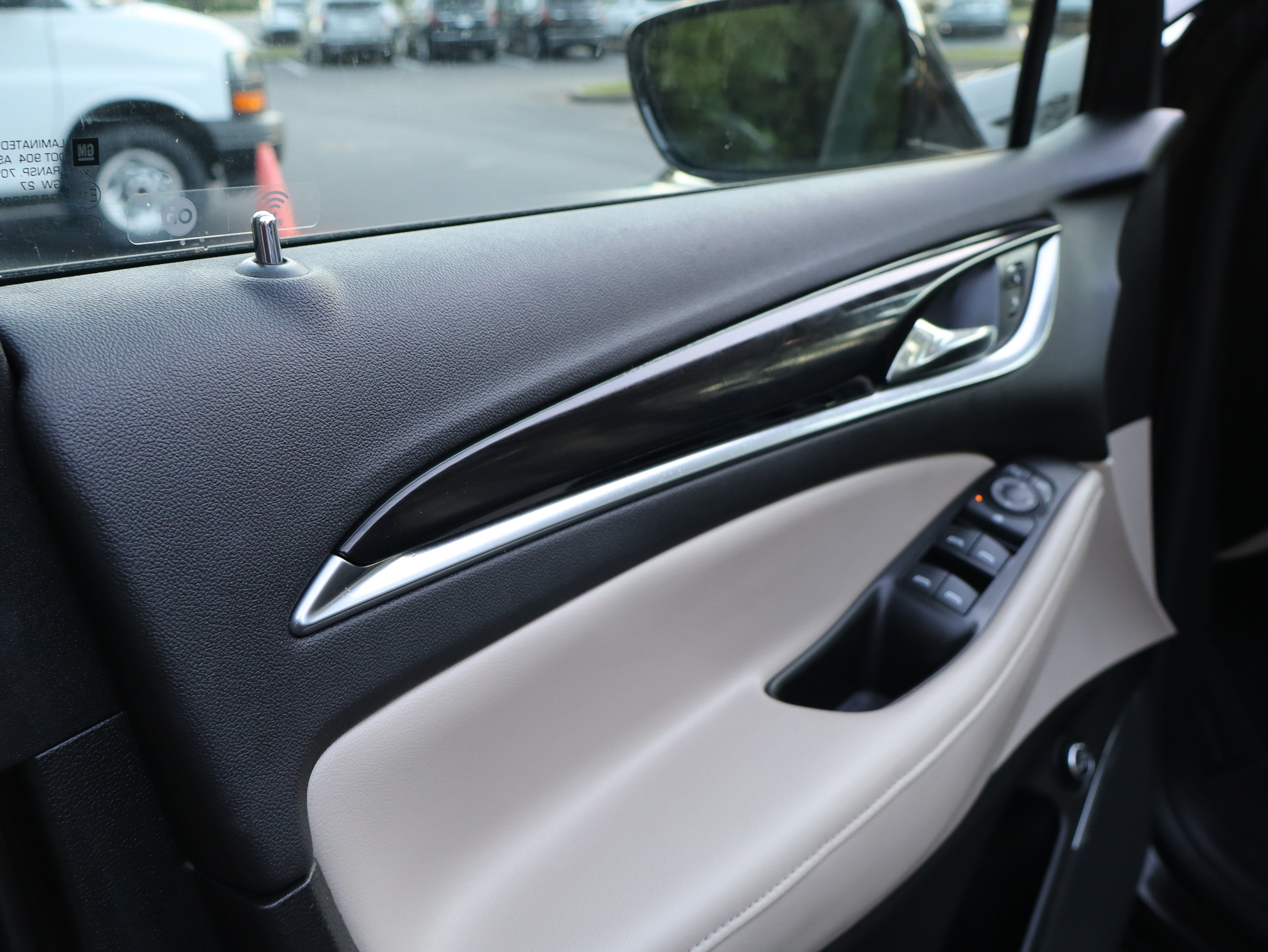 Used 2019 Buick Enclave Essence FWD image 22