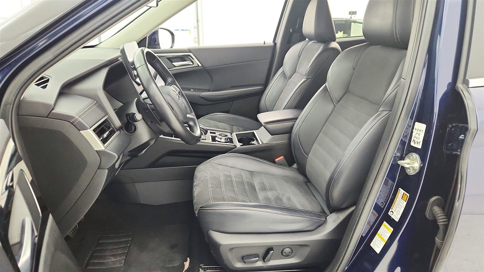 Used 2024 Mitsubishi Outlander FWD image 26