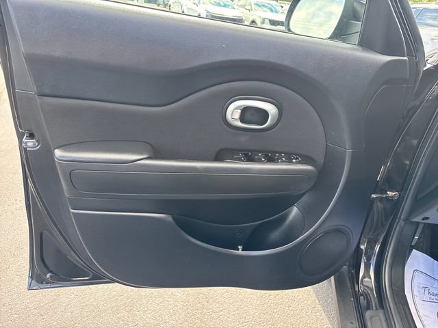 Used 2014 Kia Soul FWD image 10