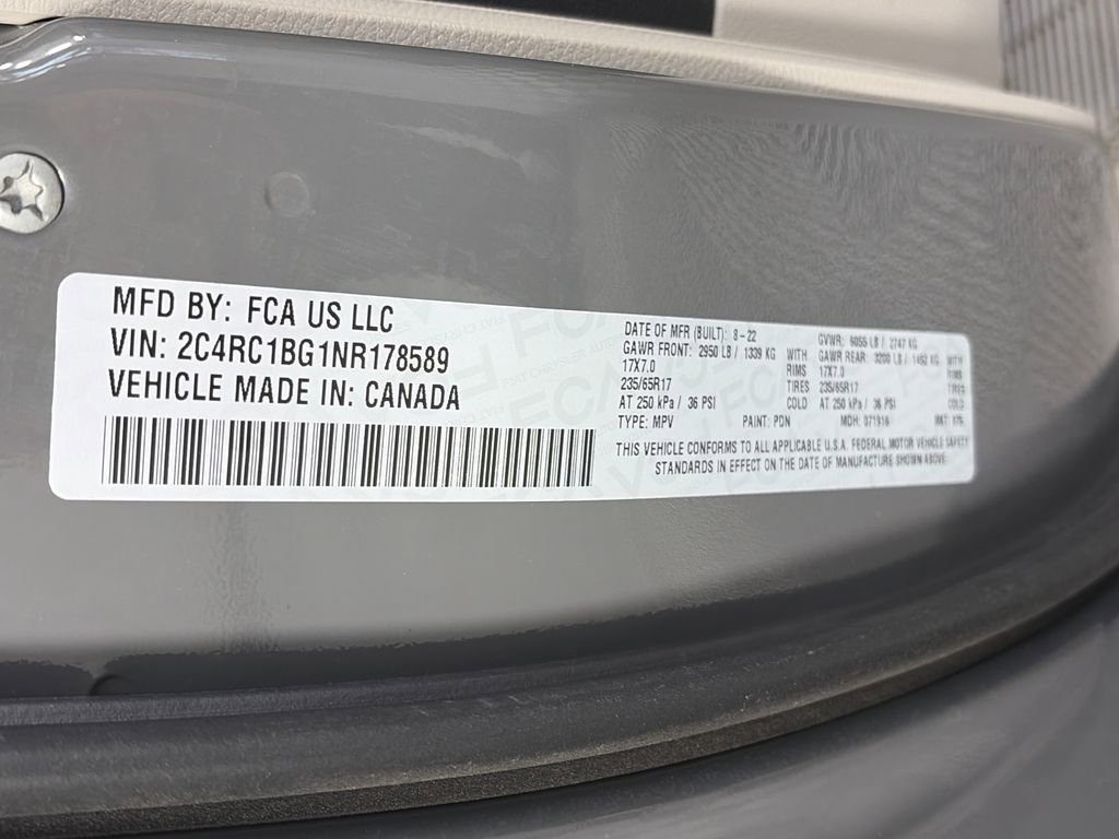 Used 2022 Chrysler Pacifica Touring-L FWD image 9