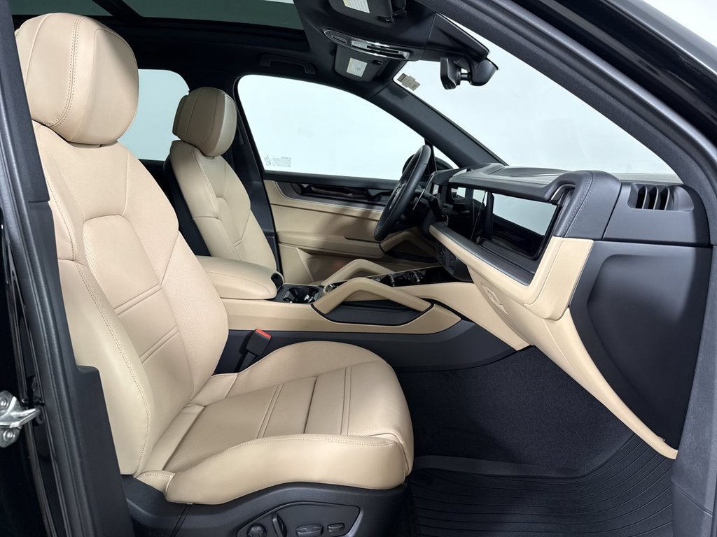 Certified 2026 Porsche Cayenne AWD/4WD image 23
