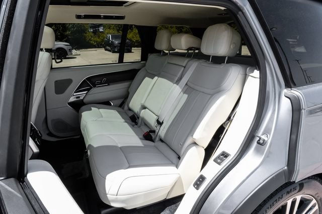 New 2026 Land Rover Range Rover Long Wheelbase SE AWD/4WD image 49
