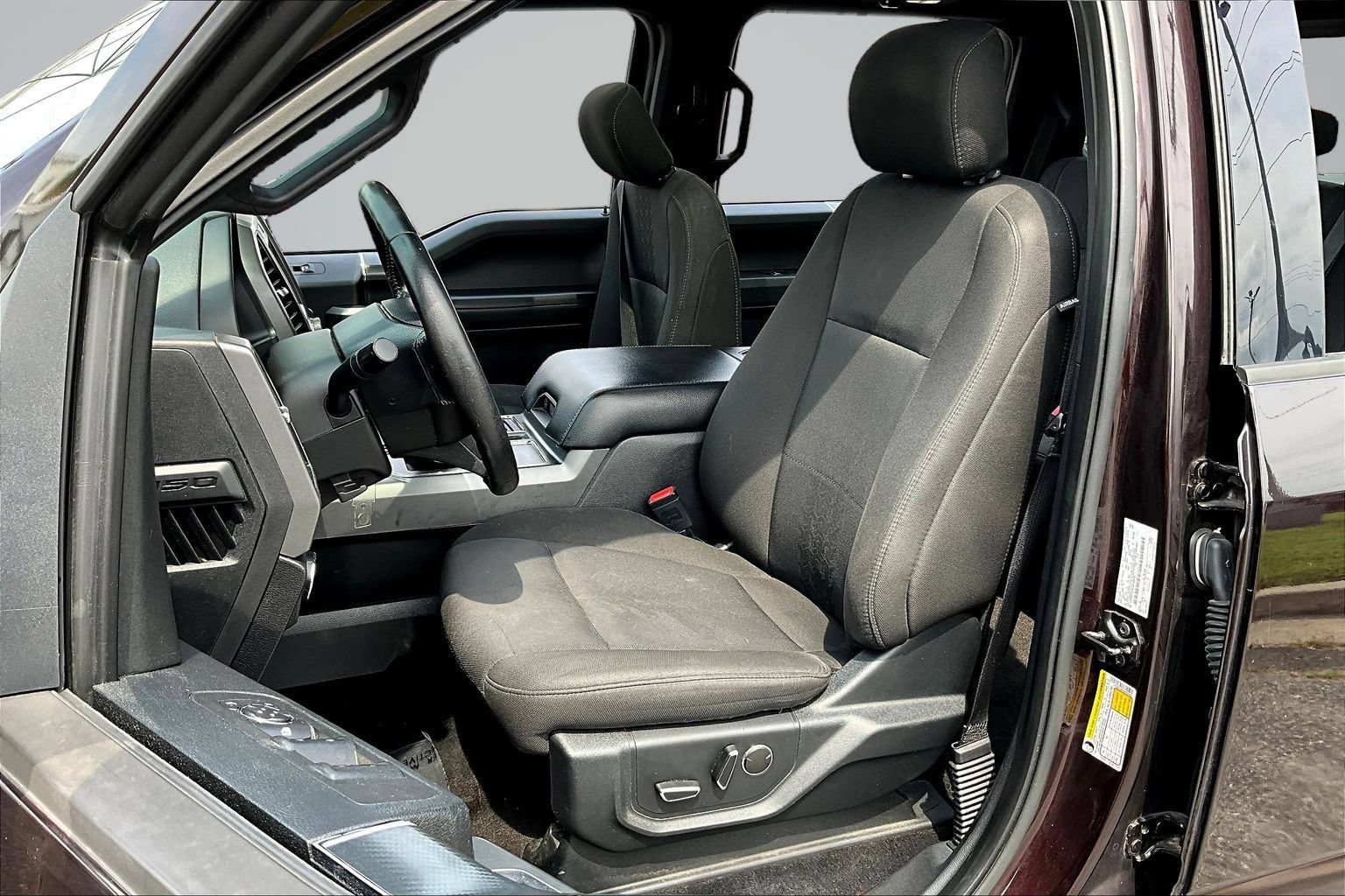Used 2018 Ford F150 XLT w/ Equipment Group 302A Luxury AWD/4WD image 19