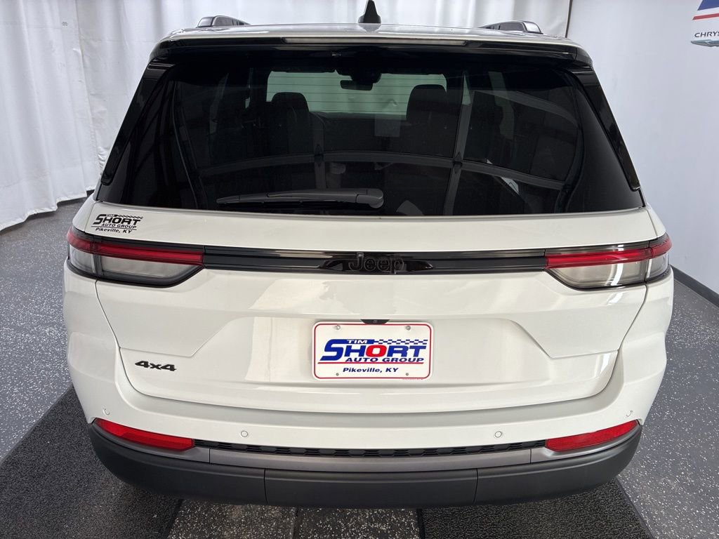 New 2026 Jeep Grand Cherokee Altitude AWD/4WD image 5
