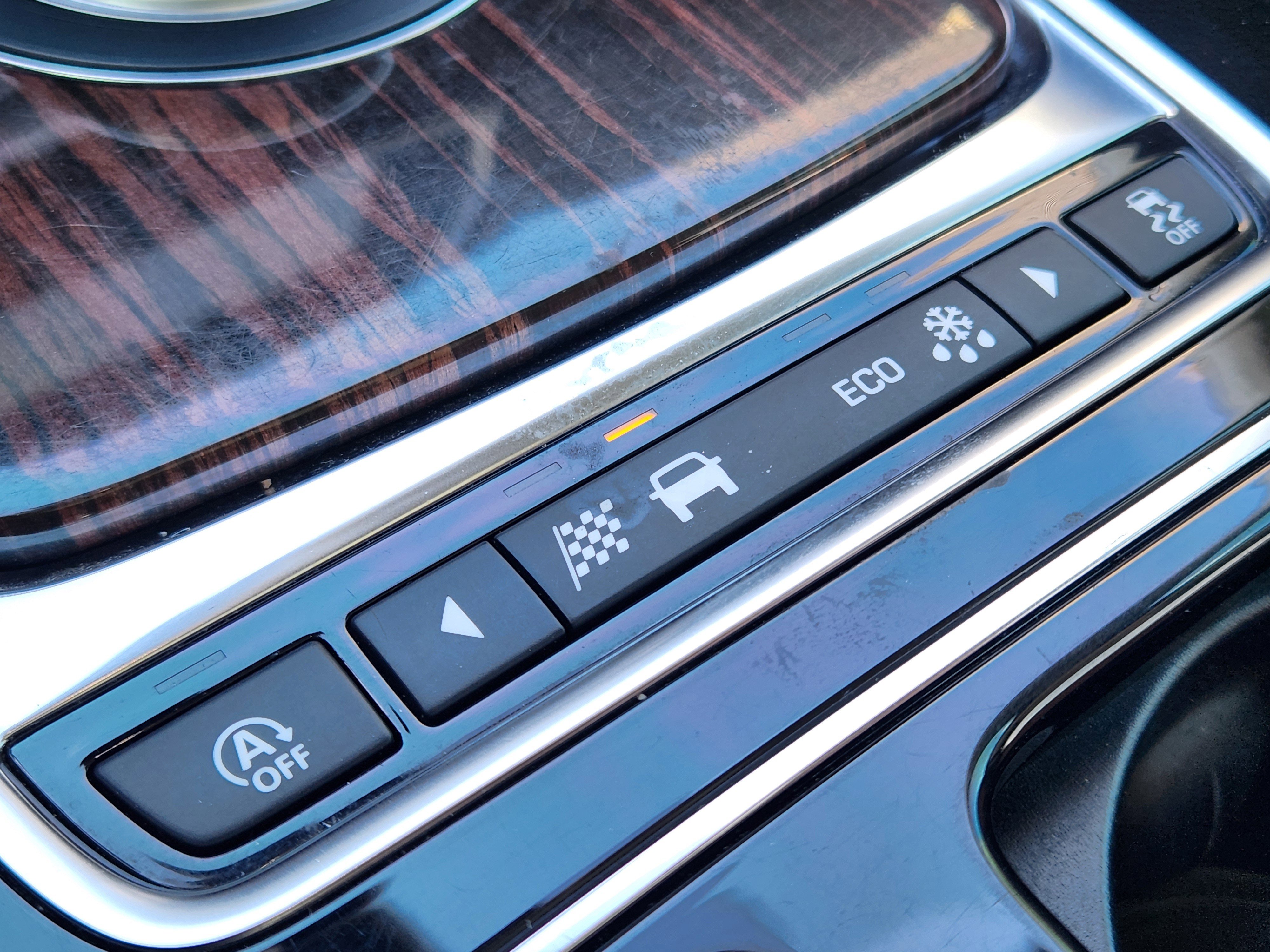 Used 2019 Jaguar F-PACE Portfolio image 26