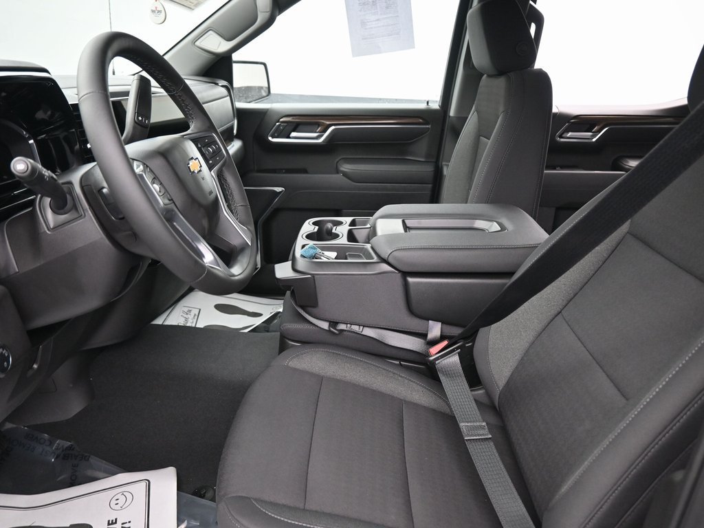 Used 2025 Chevrolet Silverado 1500 LT AWD/4WD image 23