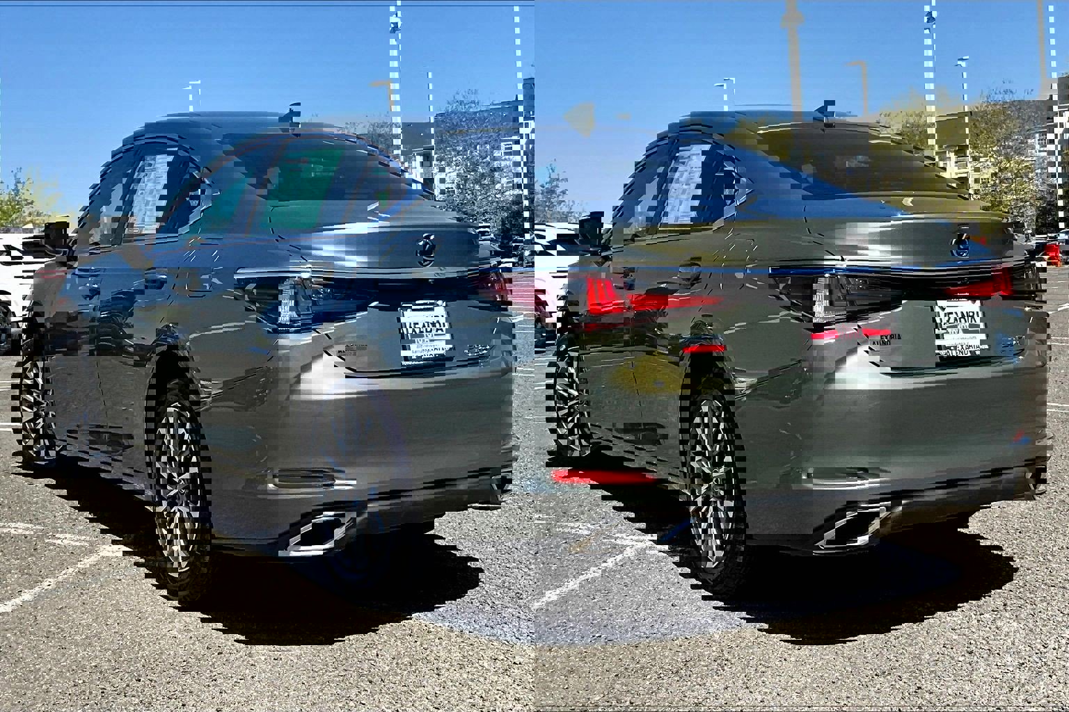 Used 2023 Lexus ES 350 w/ Accessory Package (Z2) image 10