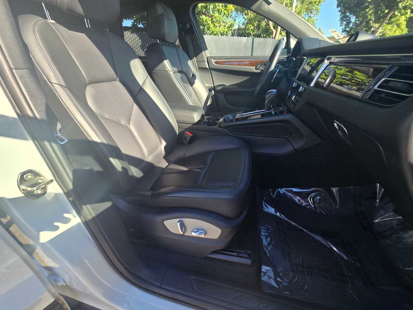 Used 2022 Porsche Macan image 11