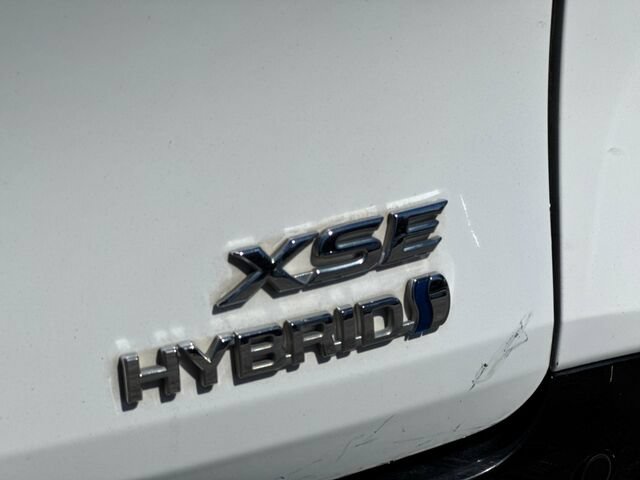 Used 2021 Toyota Sienna XSE FWD image 36